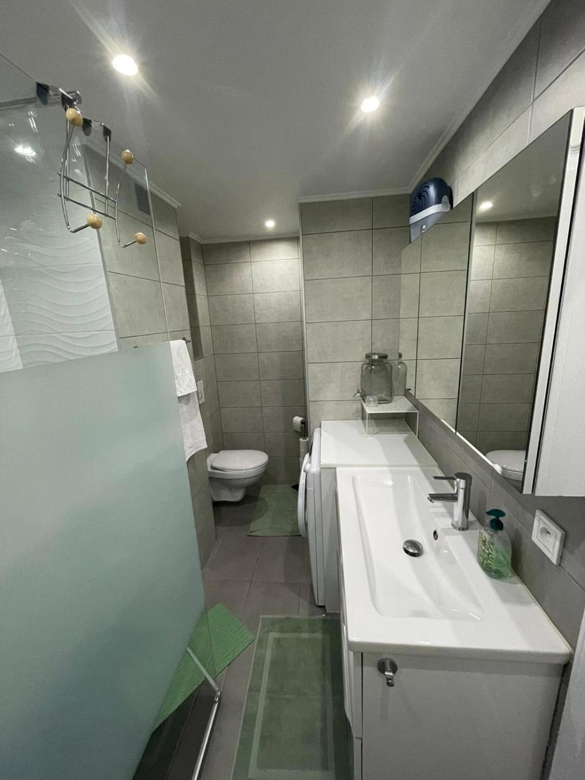 50M2 Climatise Proche Mer Nice Exterior photo